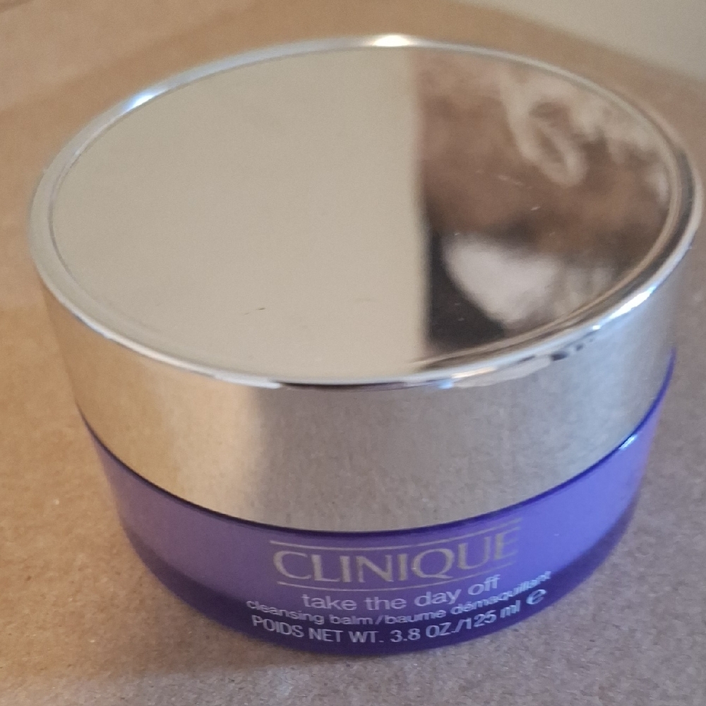Clinique Take the Day Off Balm in Purple with Silver Lid